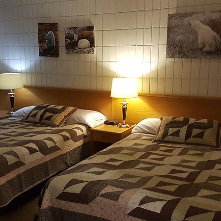 Pinawa Motel エクステリア 写真